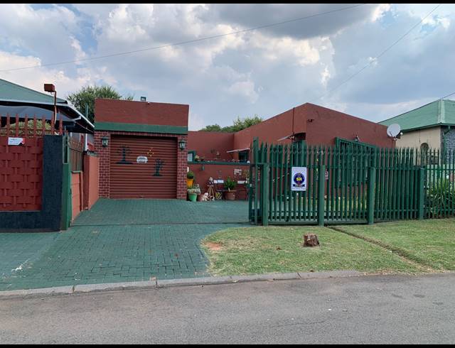 3 BEDROOM HOUSE FOR SALE IN RANDGATE